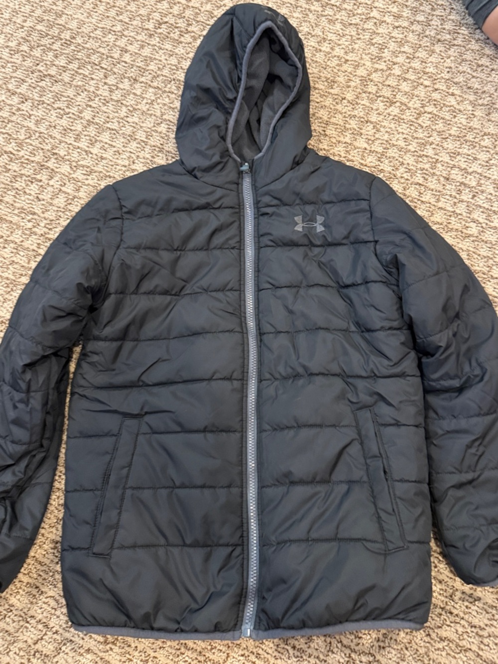 Under Armour Men's Black Hooded Quilted Puffer Jacket never been worn like new